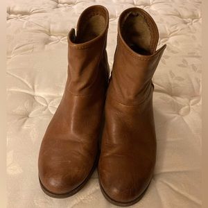 Ugh ankle boots size 7.5